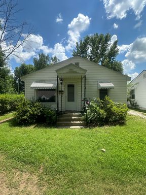 property 2632 W Lincoln St