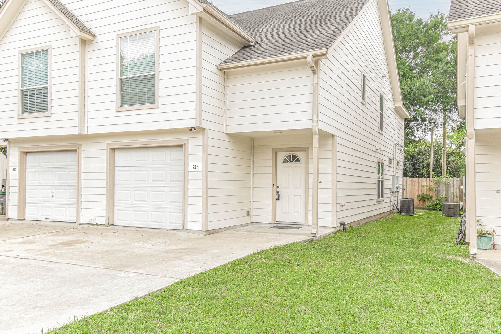 Tomball House: 213 Foster Street