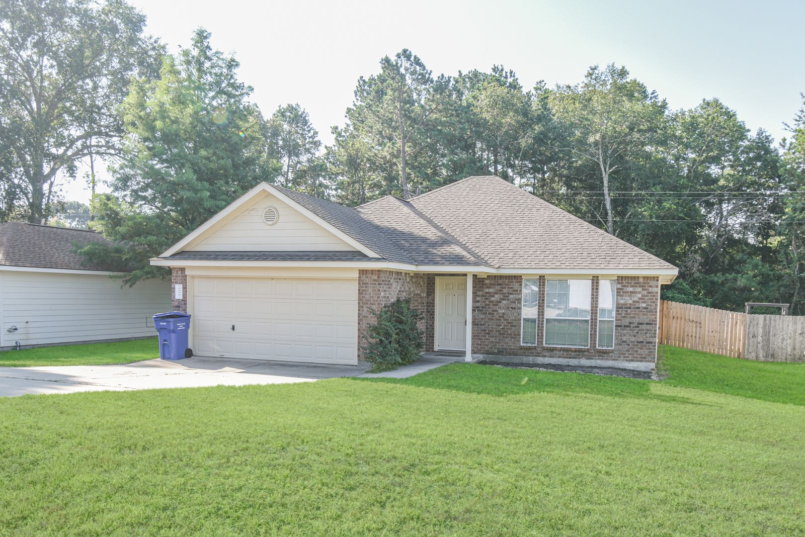 Willis House: 5500 N Buffalo Cir,