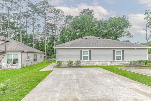 2 Bedroom Multi-Family Home – 15833 Cottonwood Dr, Montgomery, TX 77356