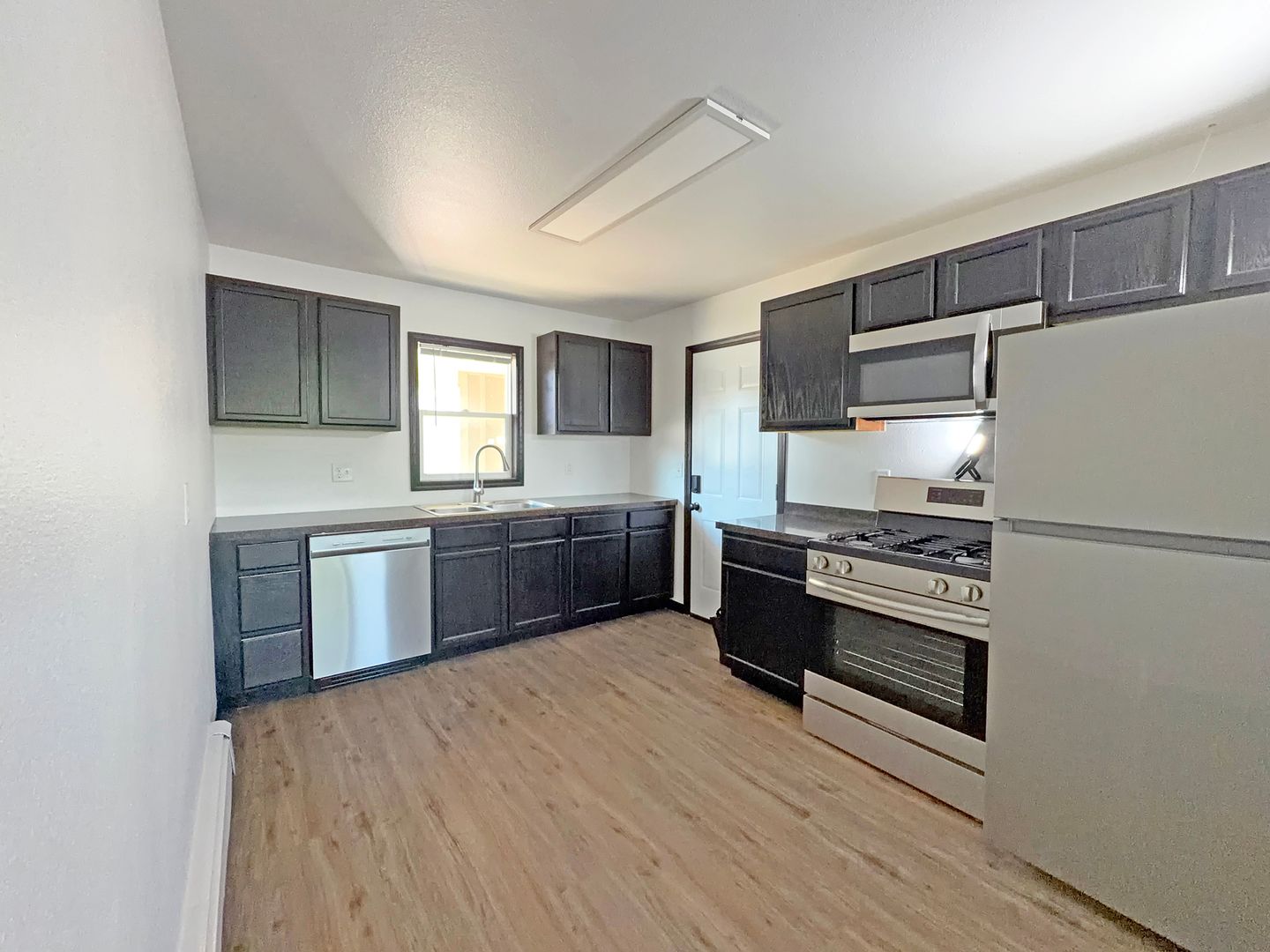 Minot Apartment: 601 6th Avenue SW