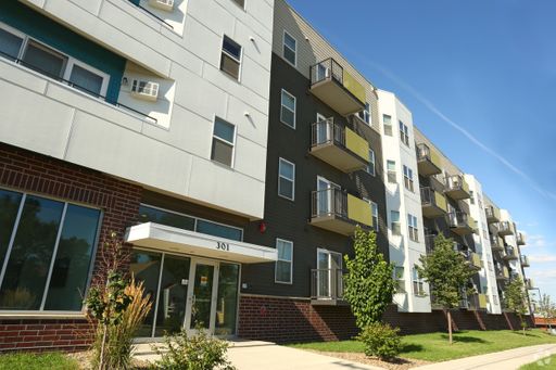 2 Bedroom 1 Bathroom CHI Mercy Heights Apartments Nearby to Shopping – photo 1