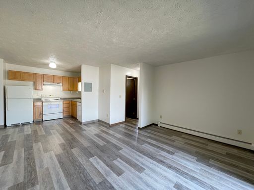 Cedarwood North Apartments - Pet Friendly with Balcony! – photo 1