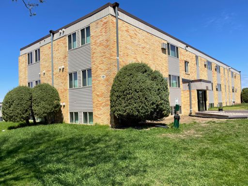 2 Bedroom/1 Bath Plus Den! – photo 1