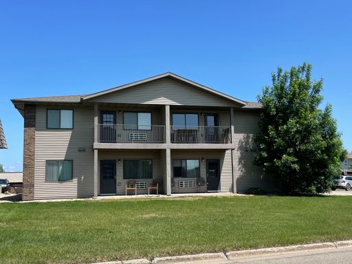 2 Bedroom with Balcony at Green Square Apartments! Great location close to shopping, restaurants and more! – photo 1