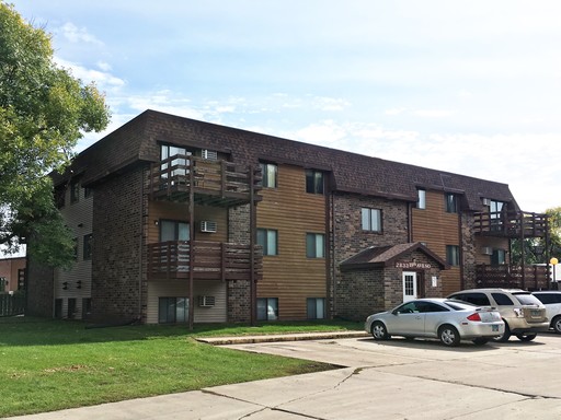 2833 19th Avenue S., 4, Grand Forks, ND 58201