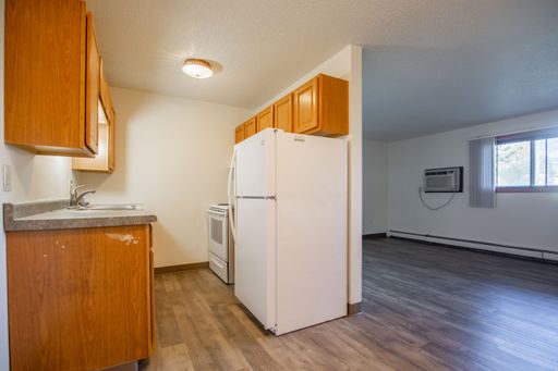 1124 5th Avenue S., 18, Devils Lake, ND 58301