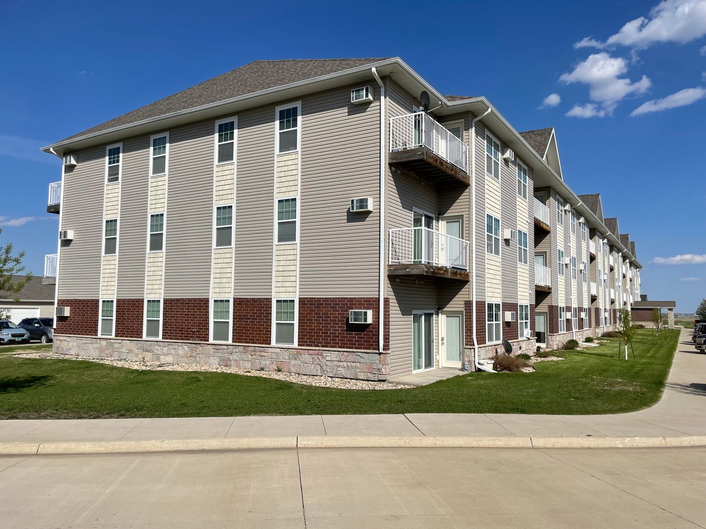 Willow Brooke Lodge Apartments