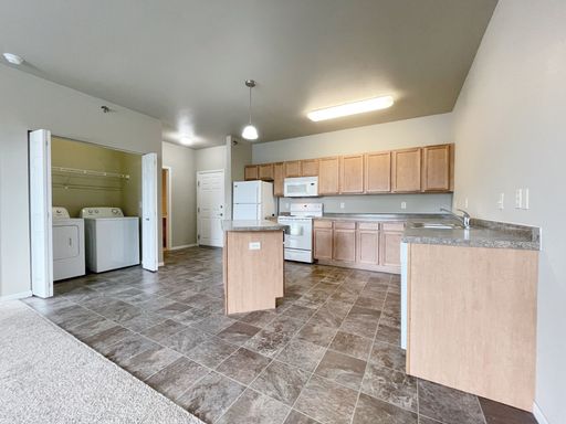 Encore Apartments - Located in quiet residential neighborhood in NE Minot – photo 1