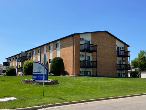 Southview is a great Pet Friendly choice on Minot's south side. – photo 1