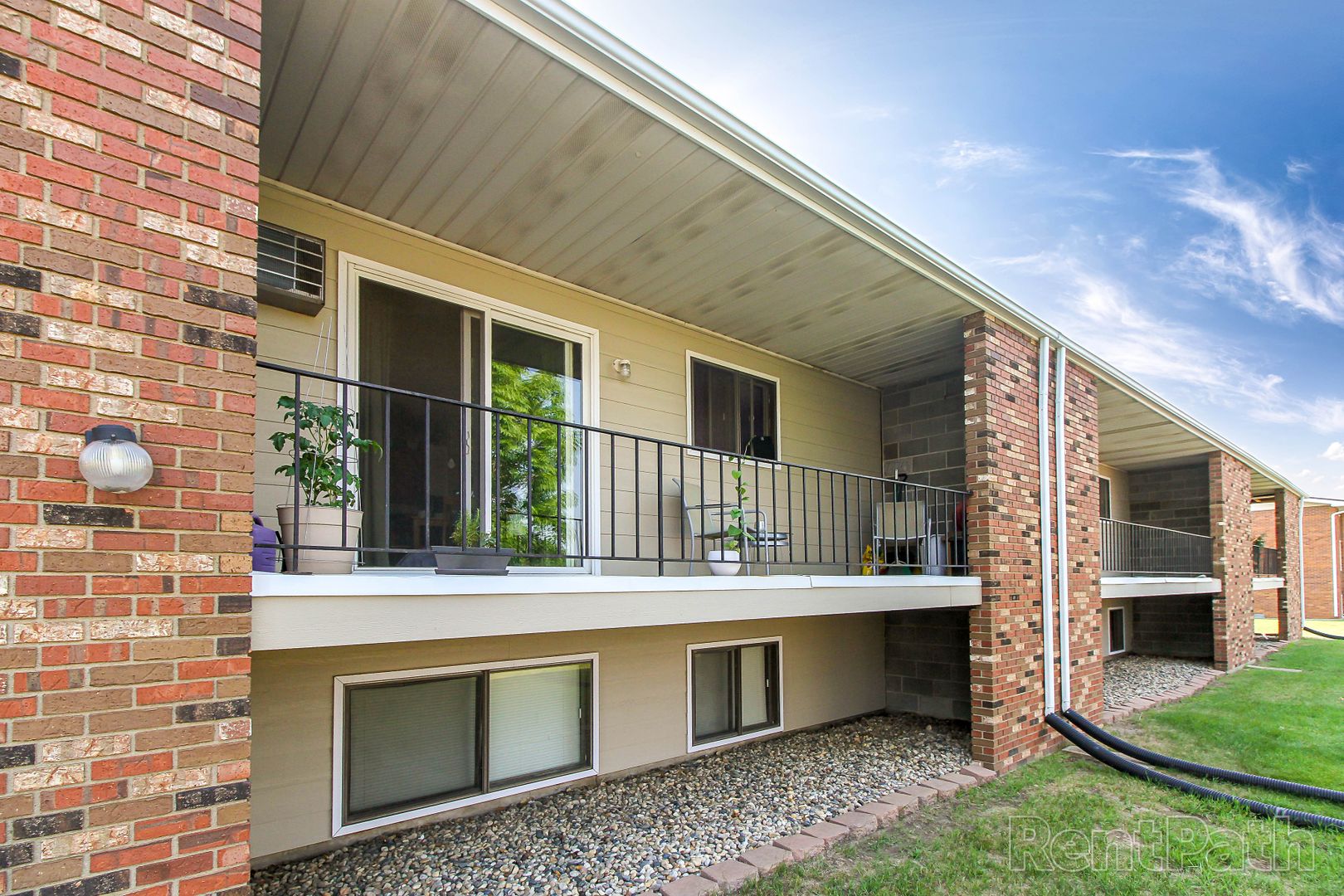 Minot Apartment: 525 22nd Avenue NW