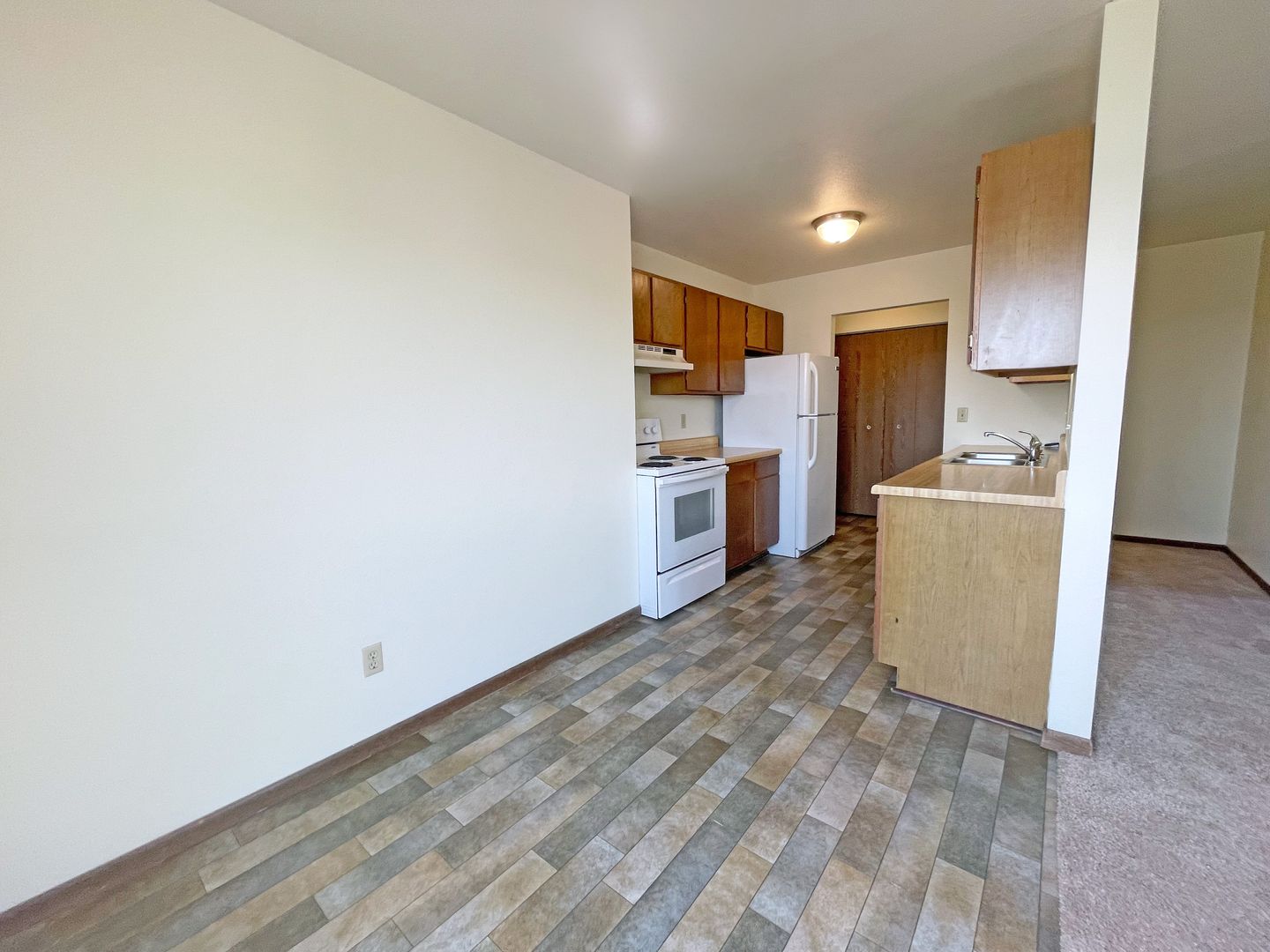 1112 32nd Avenue SW, 301, Minot, ND 58701