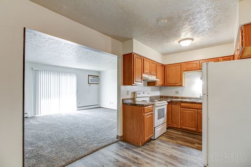 Cedarwood North - Garage Included, Heat Paid and Pet Friendly! – photo 1