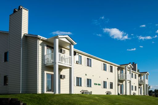 Glacial Manor Features In-Unit Laundry! – photo 1