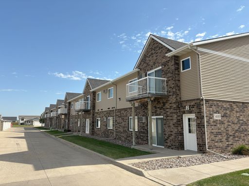 Stonebridge Villas – Private Entrances with 2-Car Garages Included – photo 1