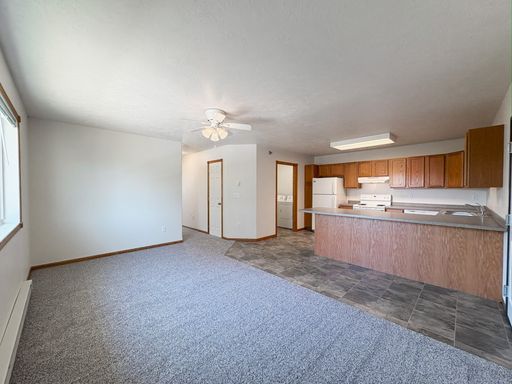 611 3rd St. 8 Plex *Close to Minot State University!* – photo 1