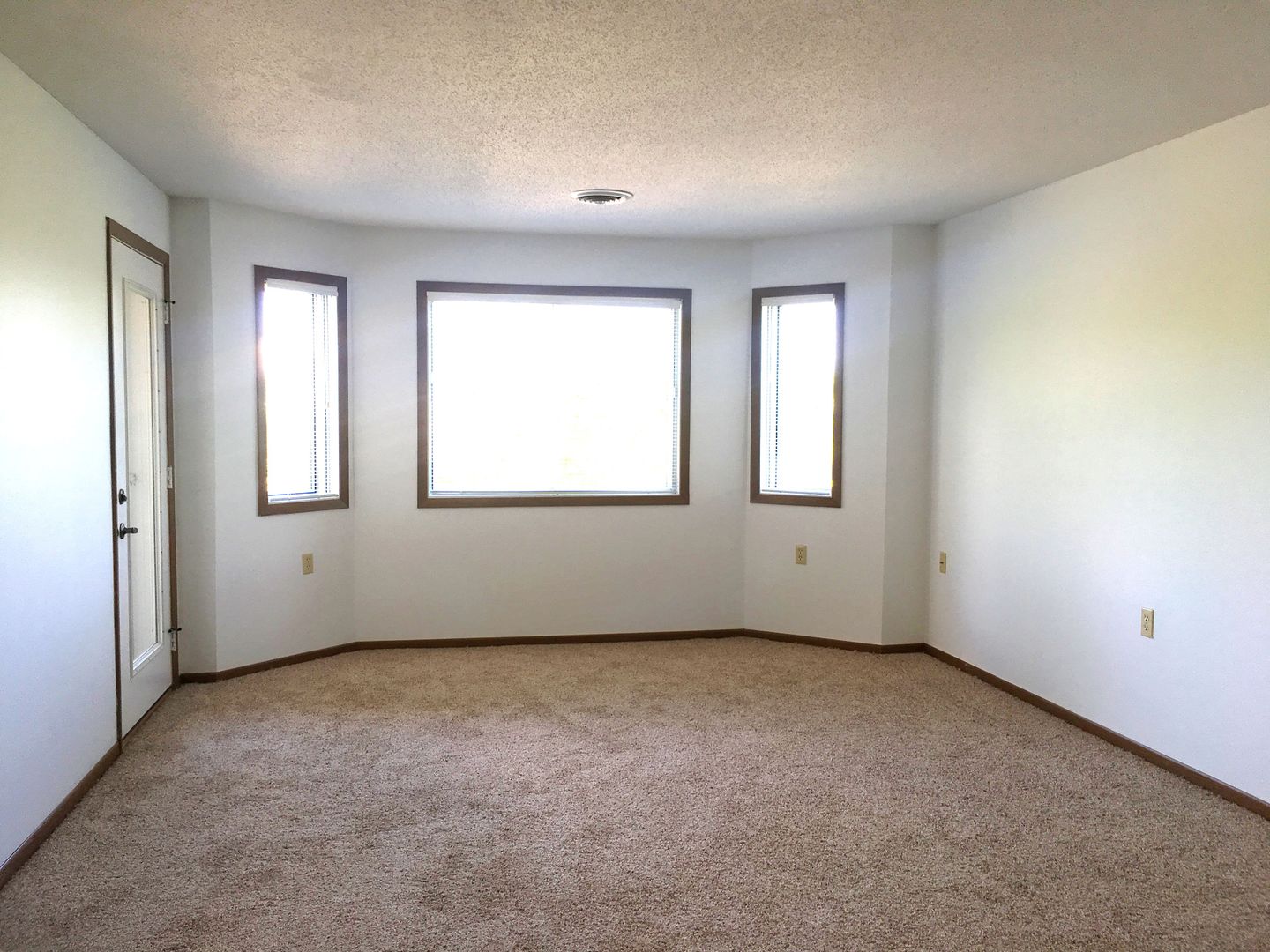 2450 S. 27th Avenue, Grand Forks, ND 58201