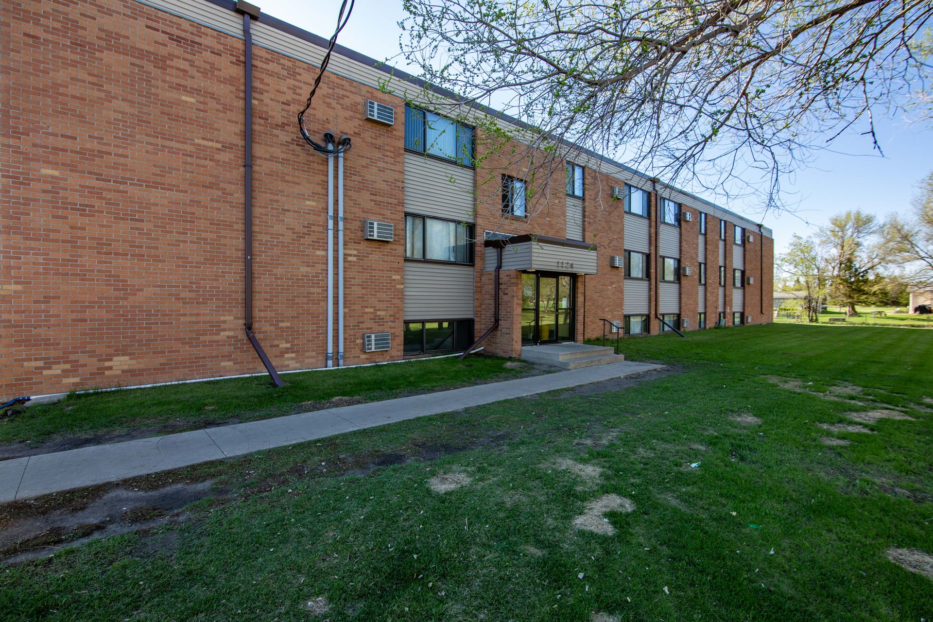 Devils Lake Apartment: 1124 5th Avenue S.