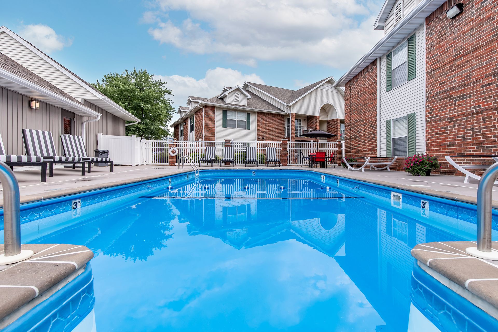 1825 E. Republic Road