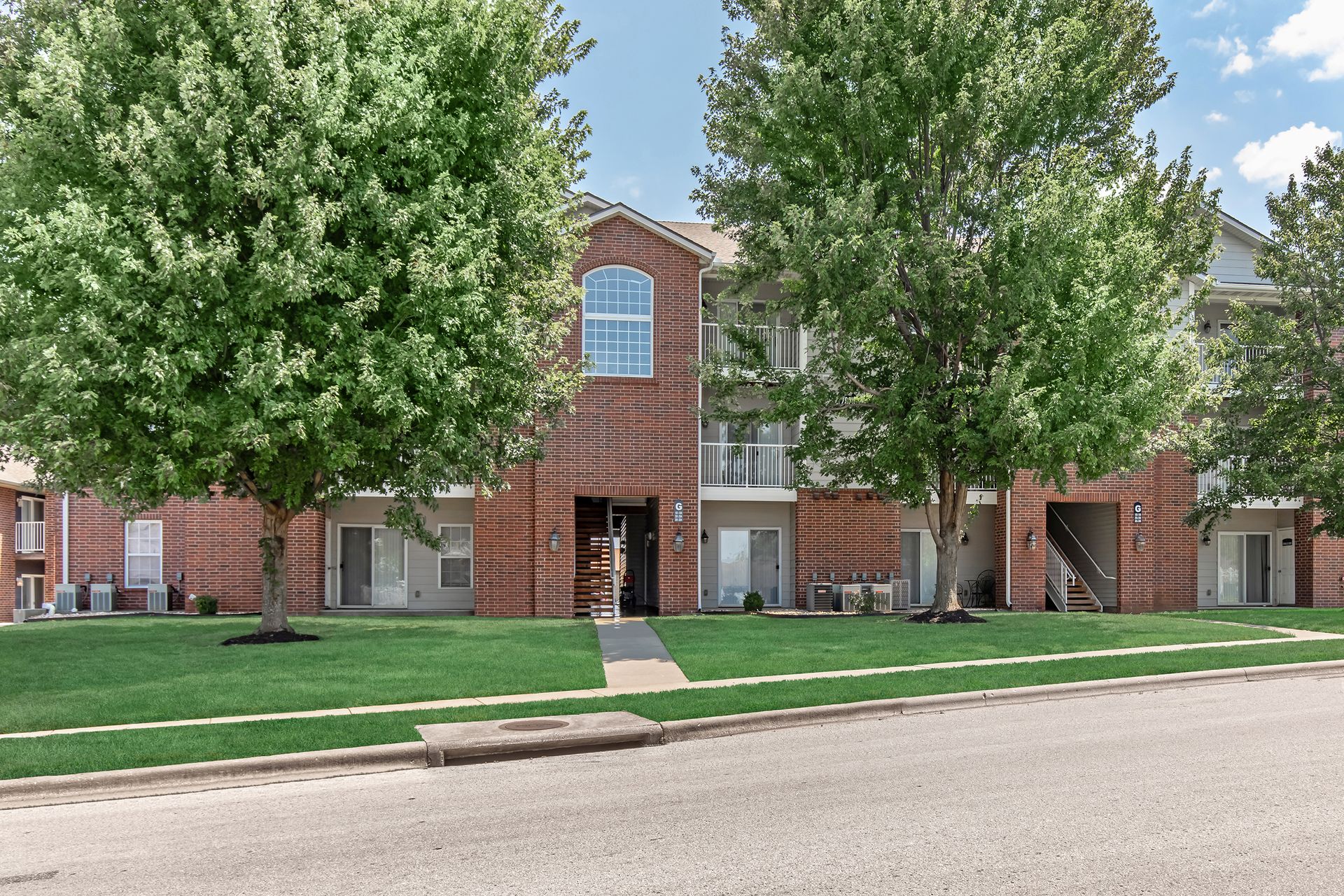 Cambridge Park Apartments in Springfield's Southwest Mark Twain Neighborhood