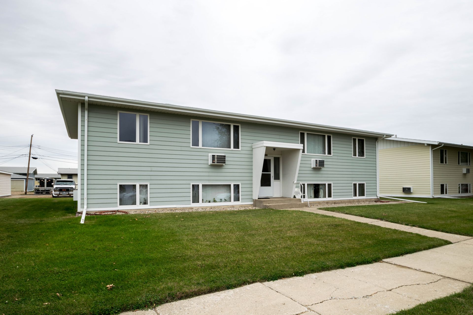 Minot Apartment: 2028-2048 5th Street NW