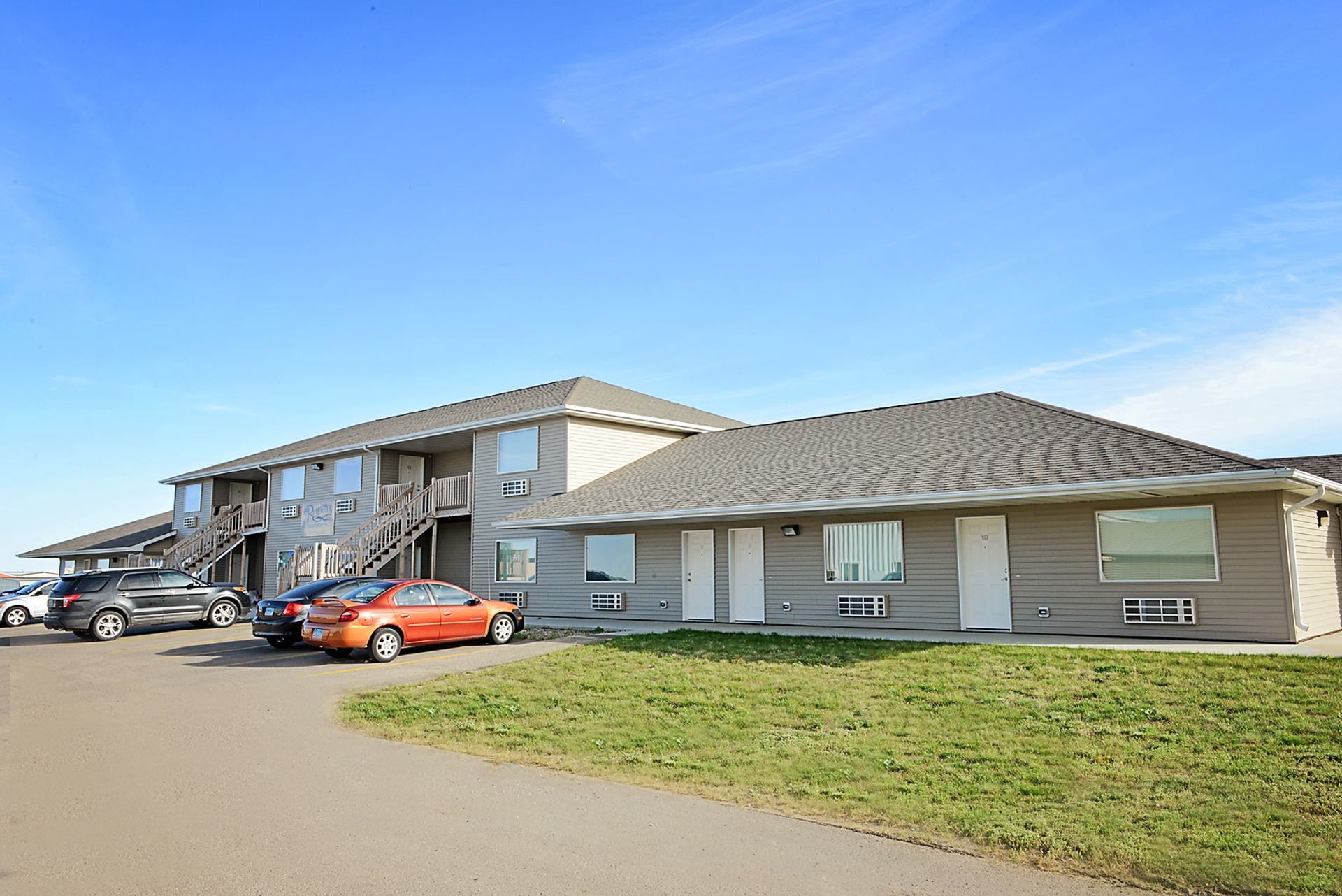 Minot Apartment: 205 27th Avenue NW