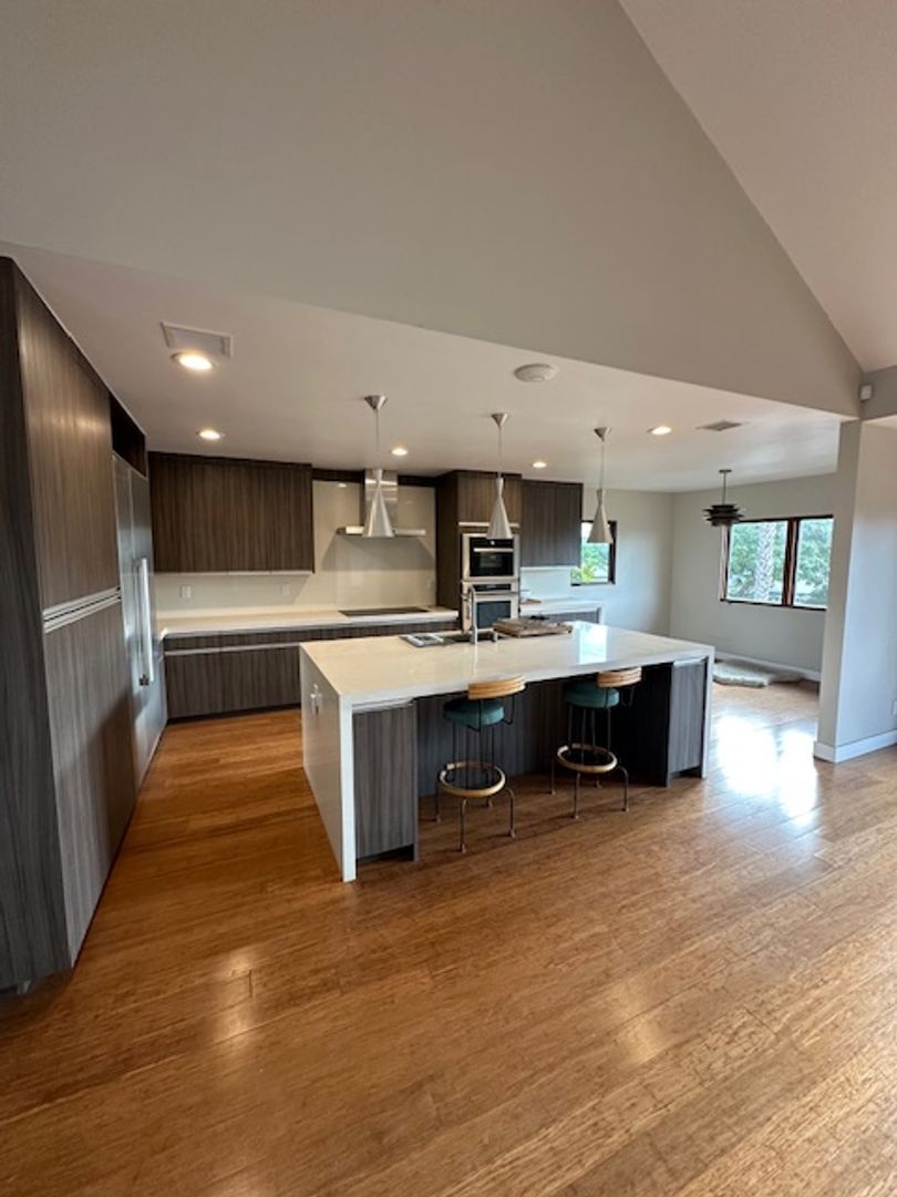 Oceanside Apartment: 402 S Clementine Street