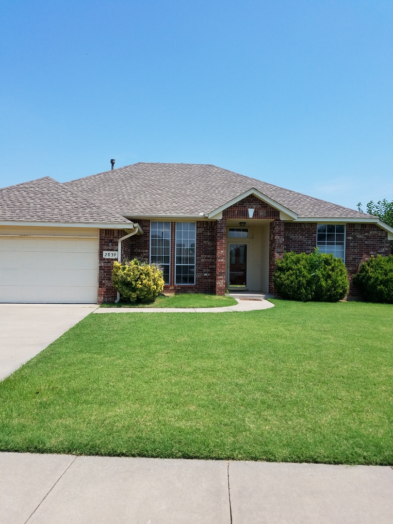 Very nice 3 bedroom home with an office in a great neighborhood