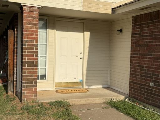 Newly remodeled 3 bedroom duplex – photo 1