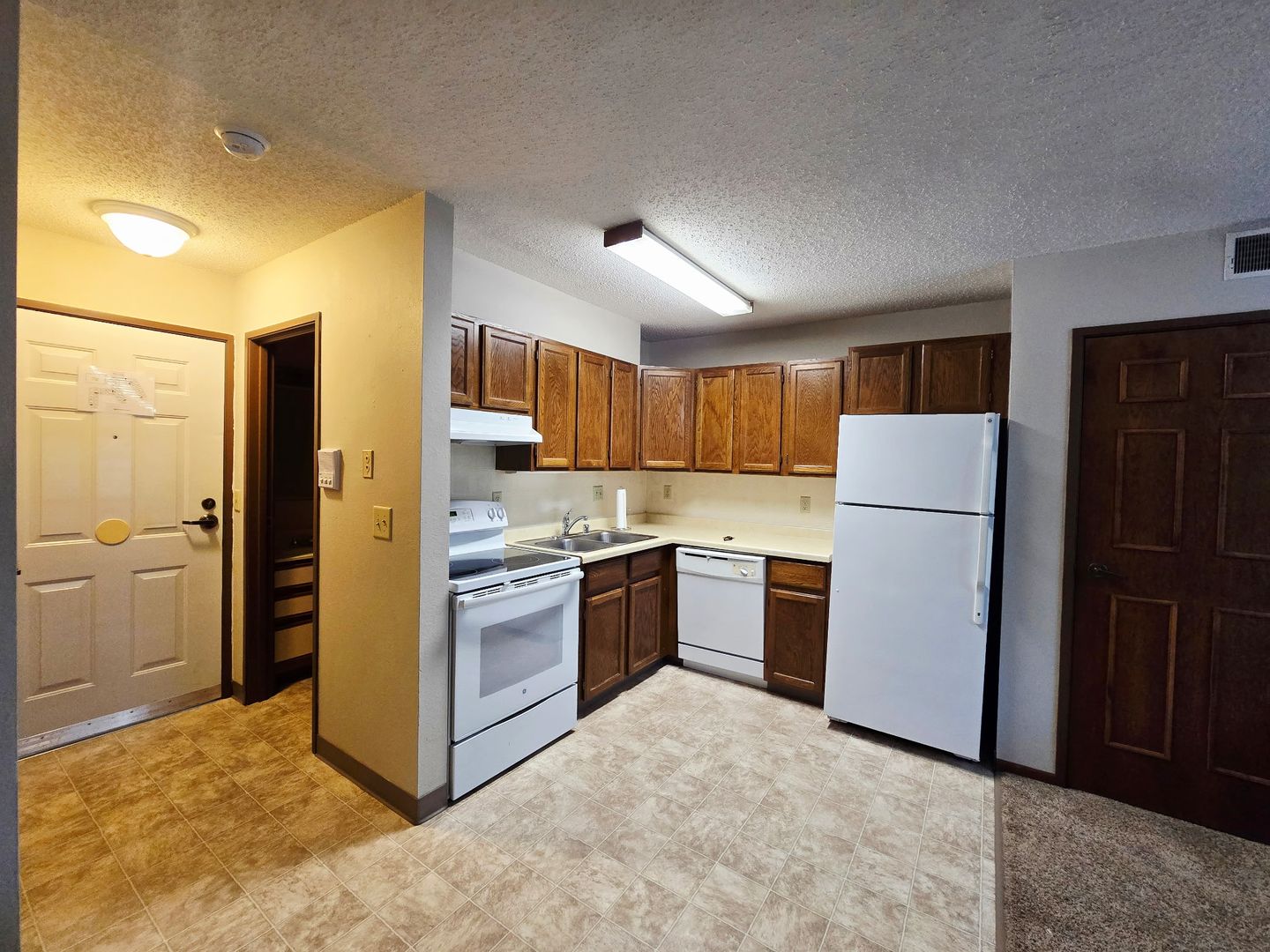 Island Place Apartments 3 of 8
