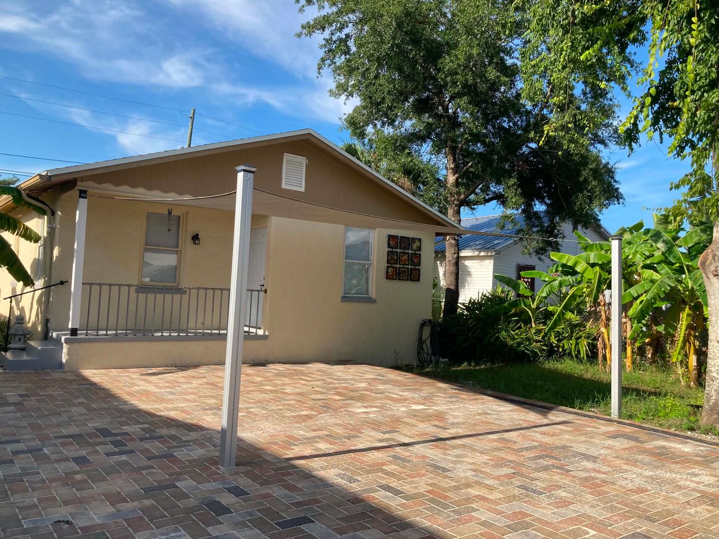 Tarpon Springs Apartment: 31 W. Oakwood St