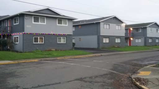 Spacious 2 Bedroom Upstairs Apartment – photo 1