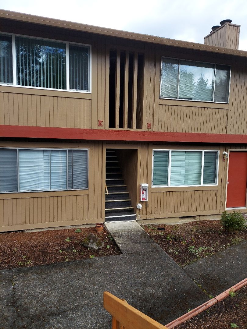 Vancouver Apartment: 2815 E 19 Street - L