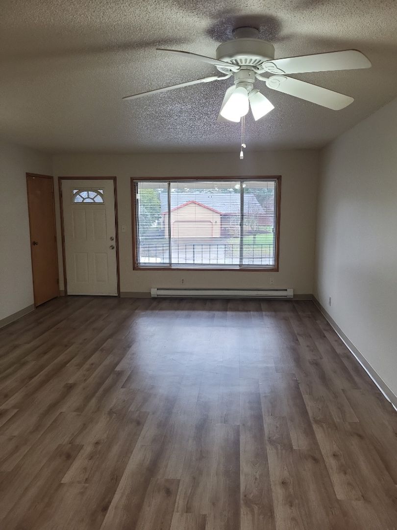 Vancouver Apartment: 6305 -6409 Kansas Street