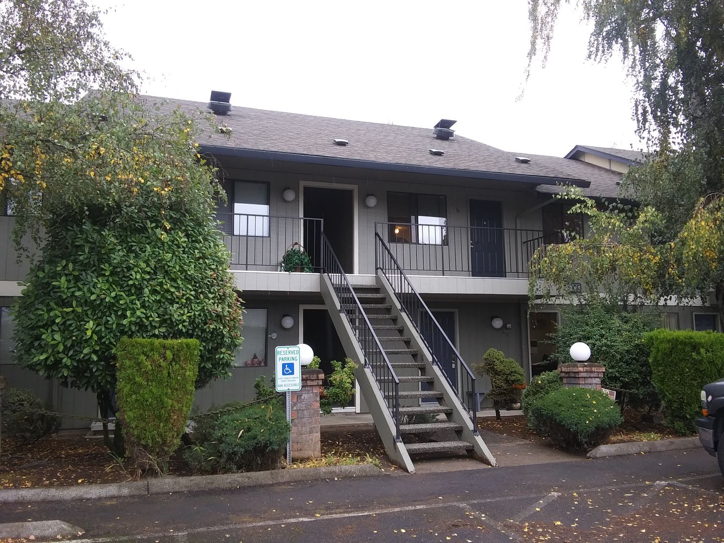 Vancouver Apartment: 7106 Hazel Dell Avenue