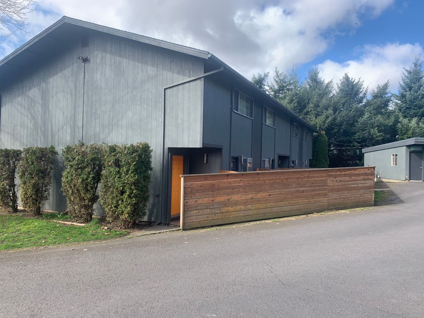 Vancouver Apartment: 1100-1130 NE Minnehaha Street