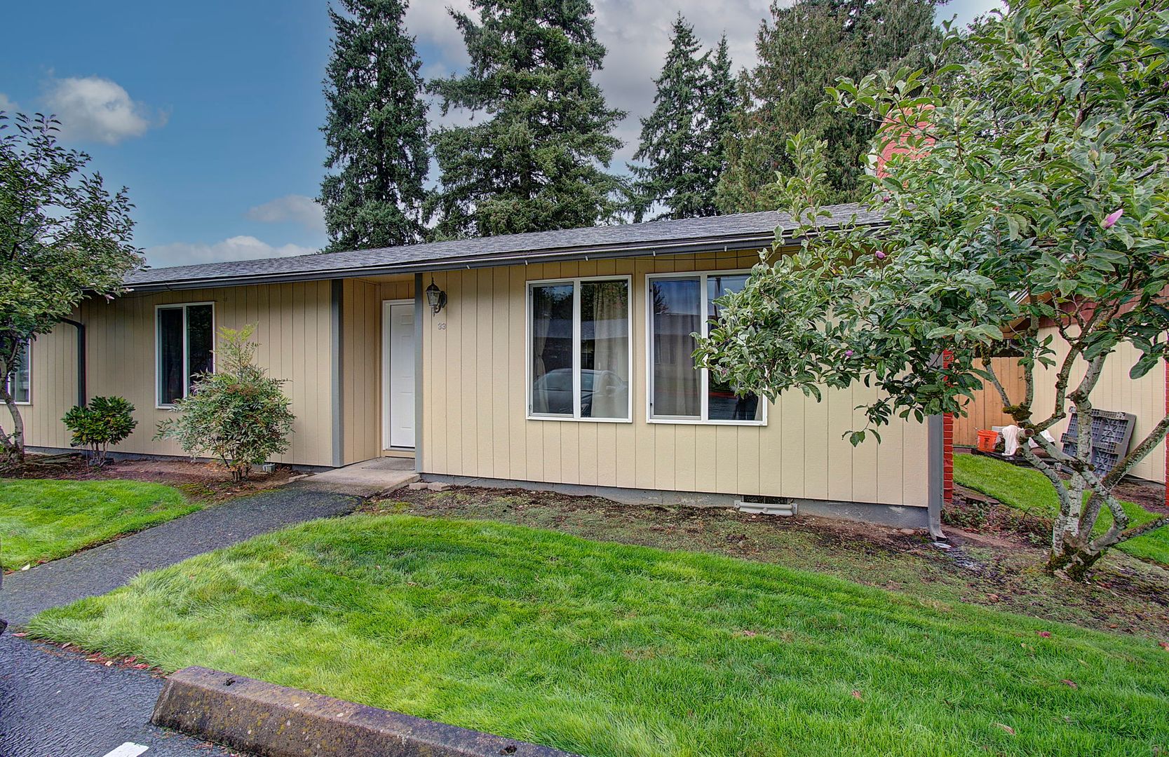 Vancouver Condo: 3903 E 18th St #33