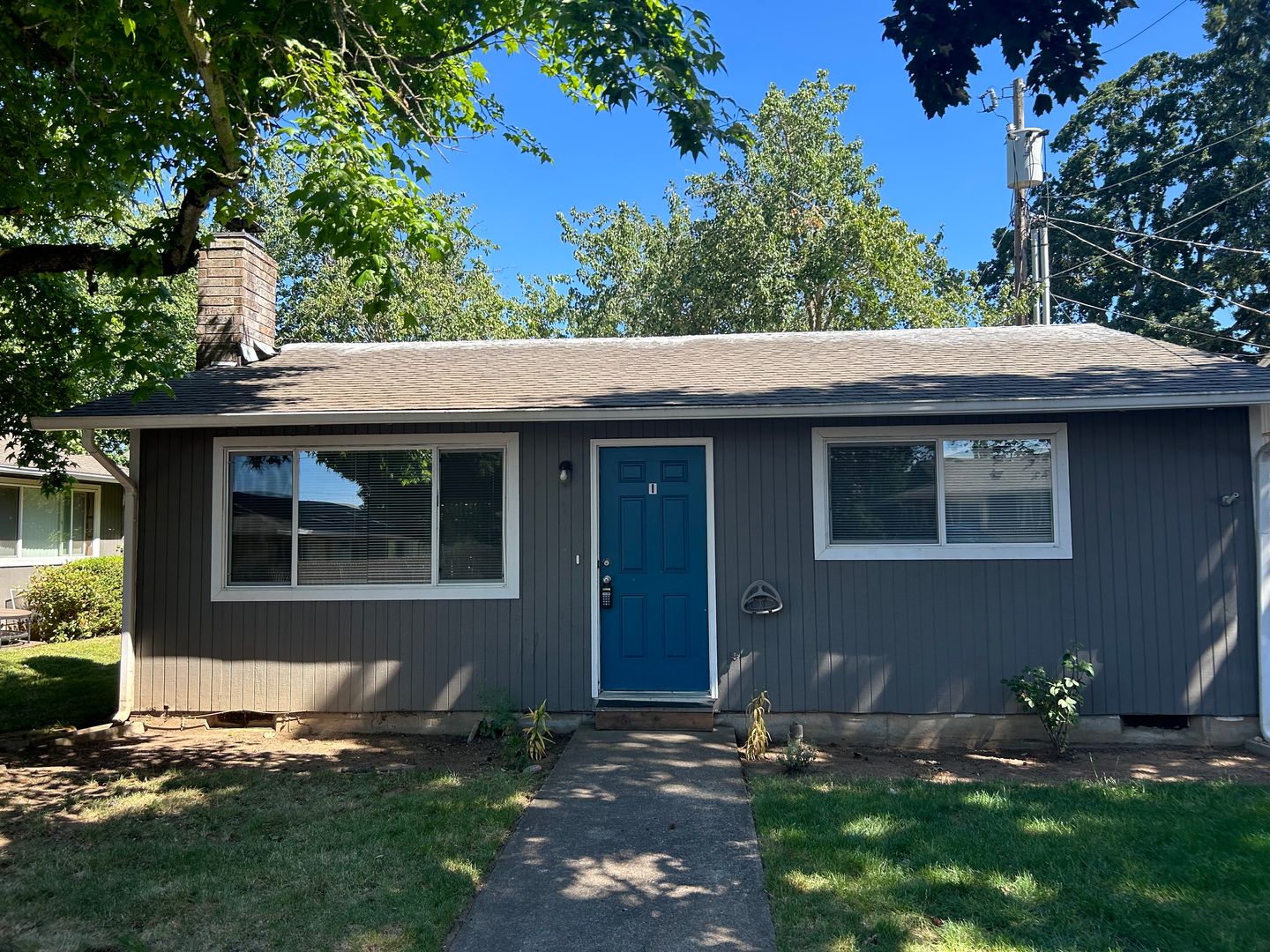 Vancouver Apartment: 3512 Kauffman Avenue - I