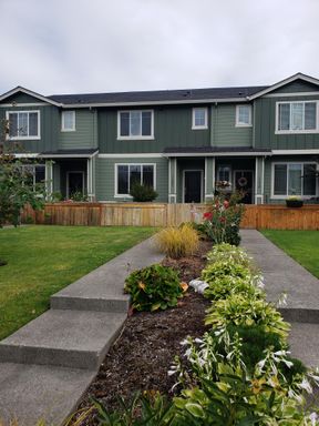 Make Your New Address In The Beautiful Four Seasons Subdivision – photo 1