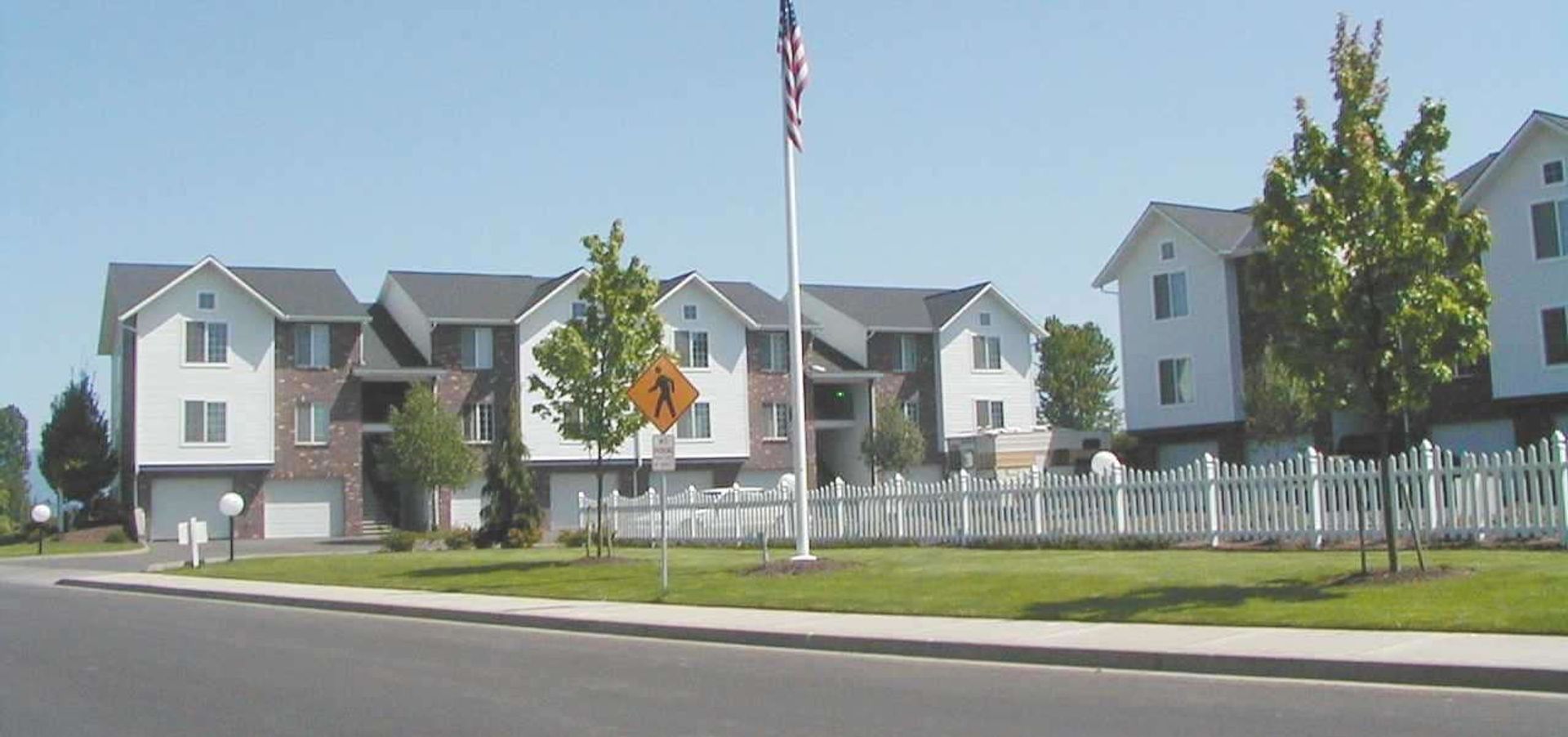 Camas Apartment: 1718 SE 11 Avenue