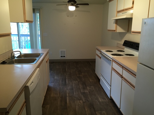SECLUDED WALLACE PARK APARTMENTS – photo 1