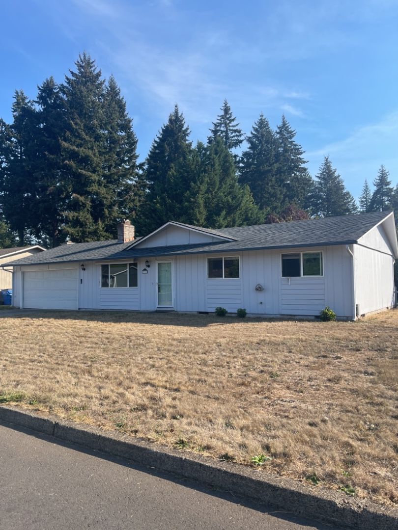 Vancouver House: 2313 NE 156th Avenue