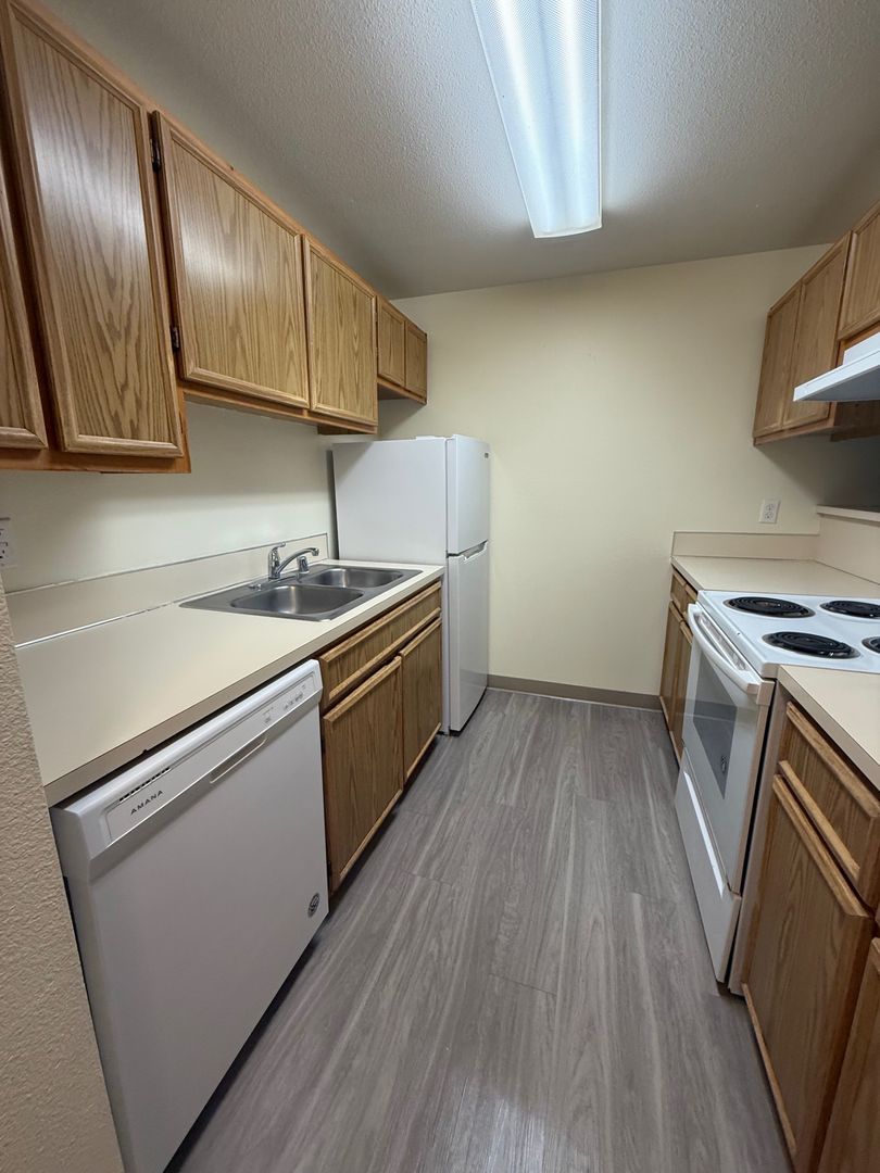 Vancouver Apartment: 7106 Hazel Dell Avenue