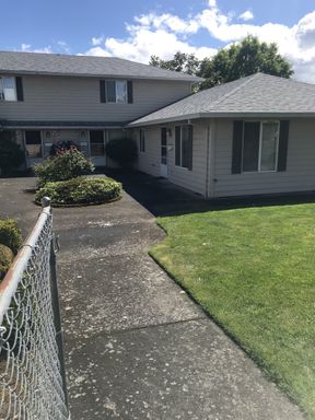 Quaint Small Community in the Heart of Washougal Downtown Area