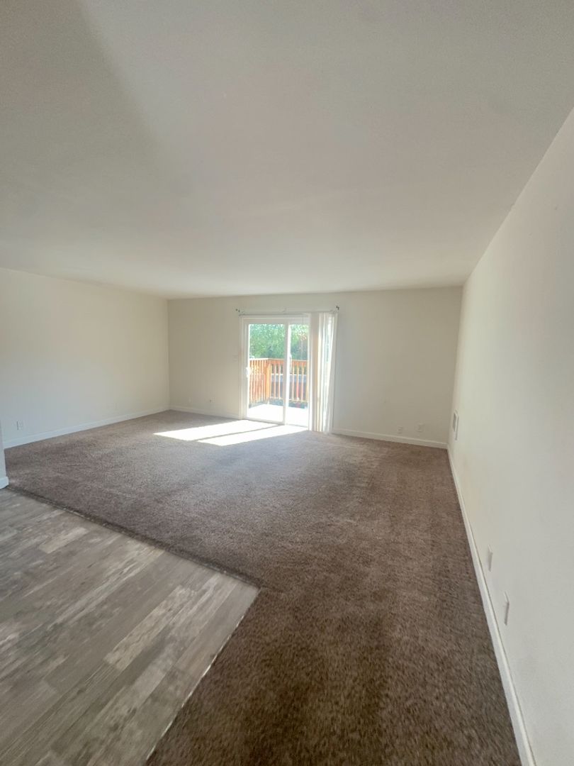 Longview Apartment: 1940 33 Avenue