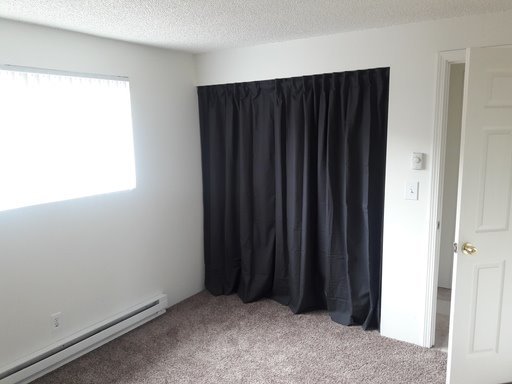Longview Apartment: 944 33 Avenue