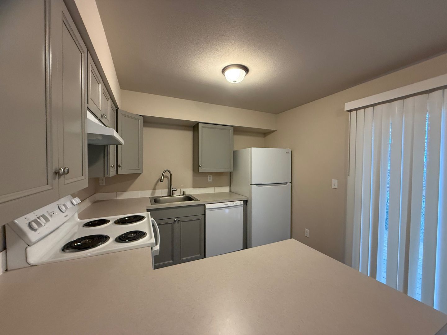 Vancouver Apartment: 2904 E 16 Street - C