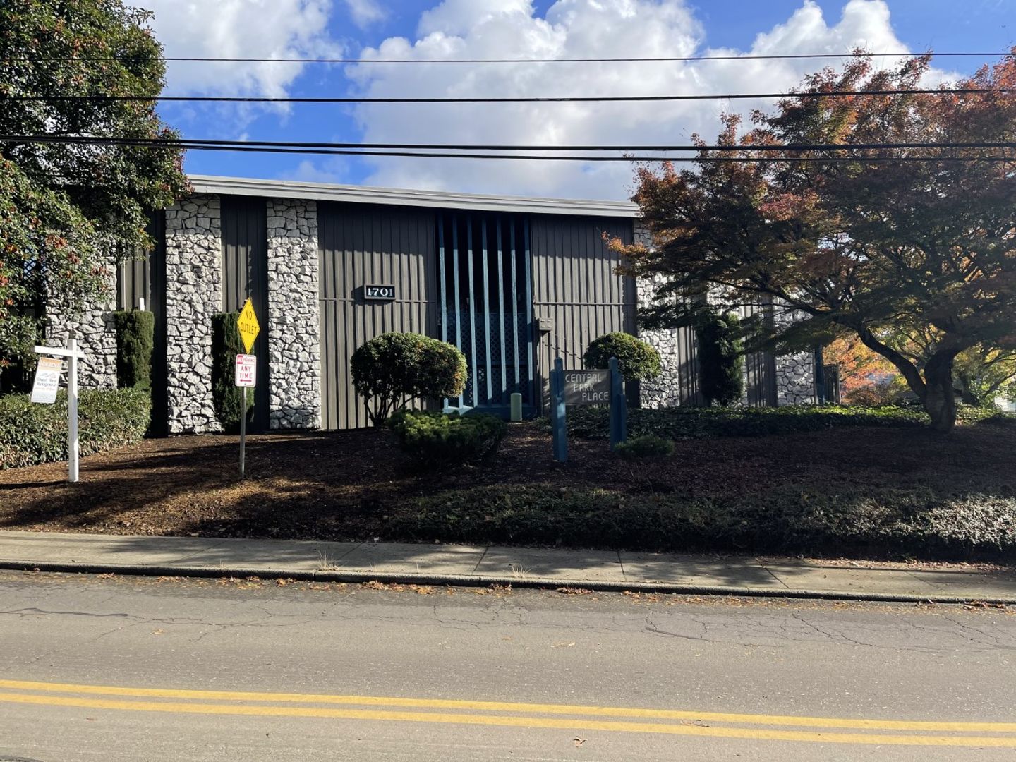 Vancouver Apartment: 1701 E Reserve Street