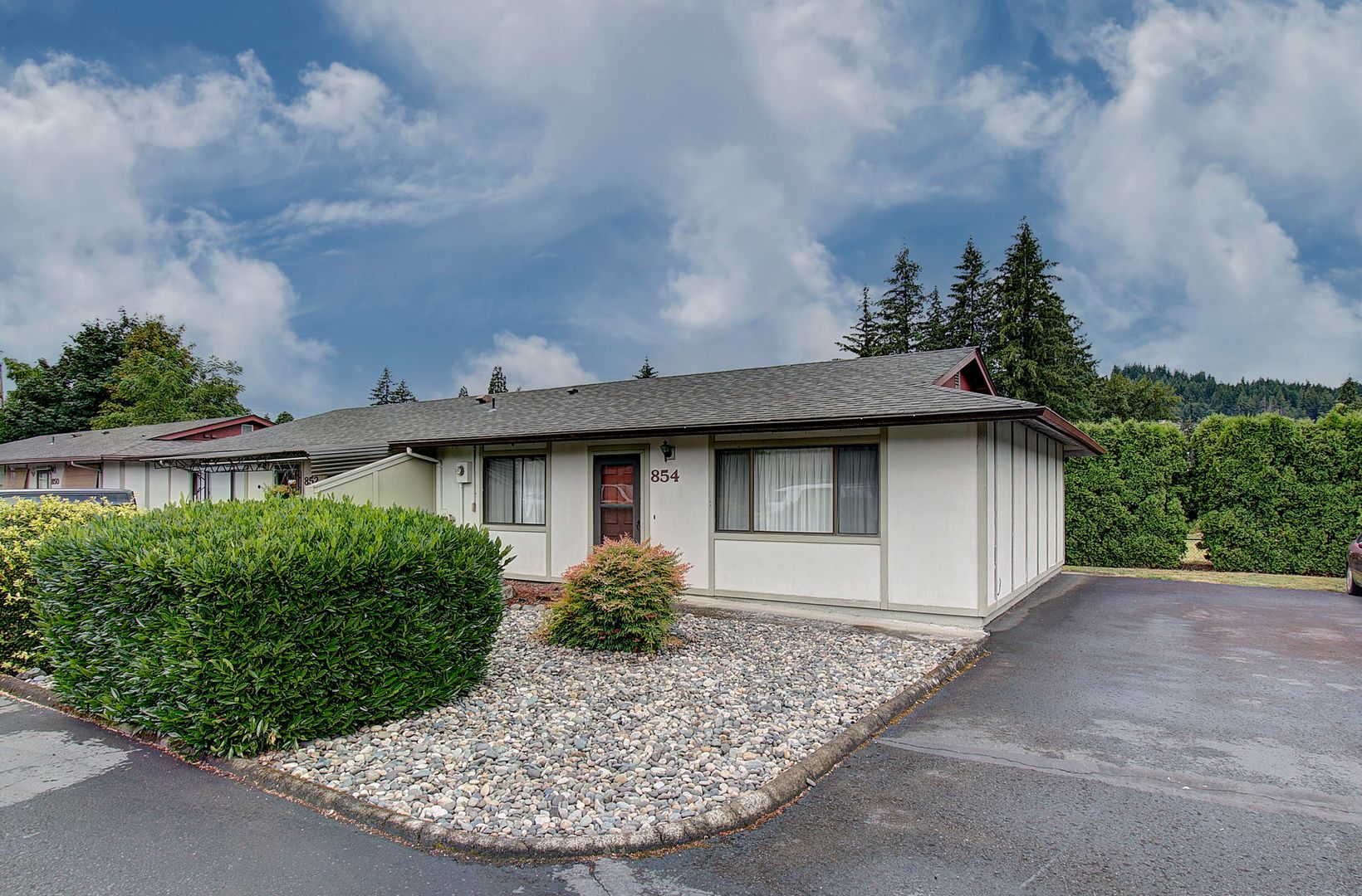 Washougal Apartment: 830-858 Washougal River Road