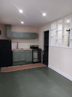 1 Bdrm / Studio Apartment, UVA & Frys Spring Area 112 Cleveland C – photo 1